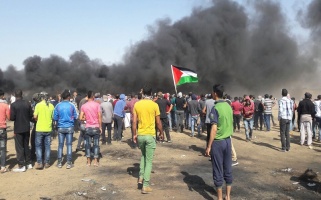 Palestinians participate in seventh Great Return March protests, east of Khuza’a, east of Khan Younis, 11 May 2018 – Al-Haq (c) 2018.