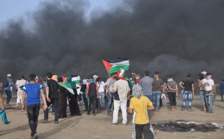 Palestinians protest for 9th consecutive week, east of Khuza’a, east of Khan Younis, Gaza Strip – (c) Al-Haq 2018