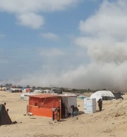 الاحتلال يكثف قصف المنازل على رؤوس ساكنيها في رفح مع استمرار التهديد بالهجوم البري