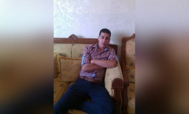 قوات الاحتلال تحرم شابًا من الوصول لبلدته المقيم بها والمعزولة خلف الجدار