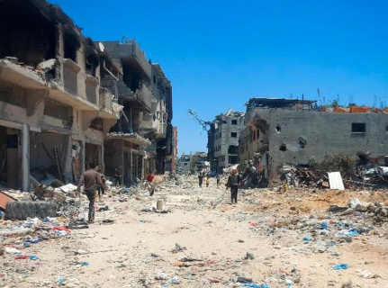 تدمير الاحتلال عيادة صحية ومركز إيواء على رؤوس النازحين وقتل العشرات منهم إمعان في الإبادة الجماعية