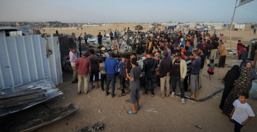 إحراق النازحين في رفح مروع ويعكس إصرار إسرائيل على استباحة الدماء الفلسطينية وتحدي العدالة الدولية 